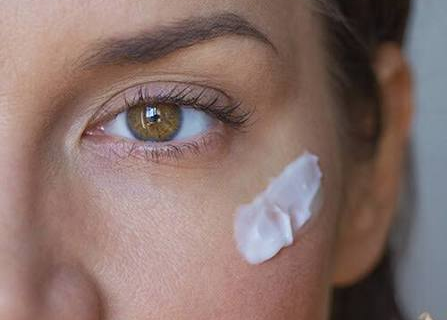 Retinol for Beginners: Benefits, Side Effects, and How to Use It Safely